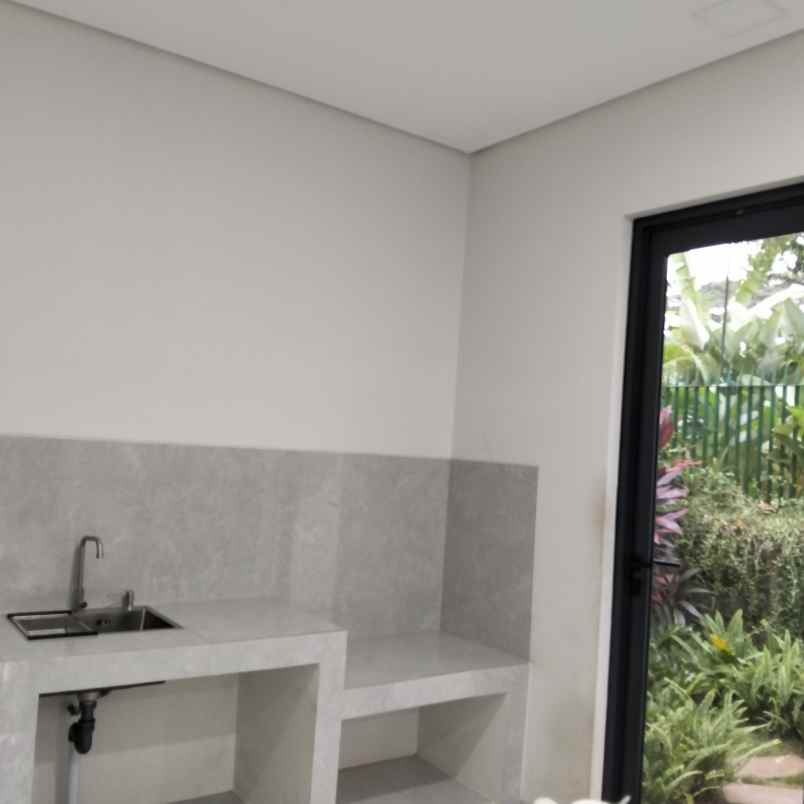 dijual rumah jalan arya putra kedaung