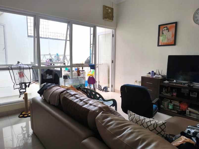 dijual rumah jalan cempaka putih tengah