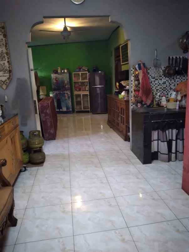 dijual rumah jalan cempaka sari