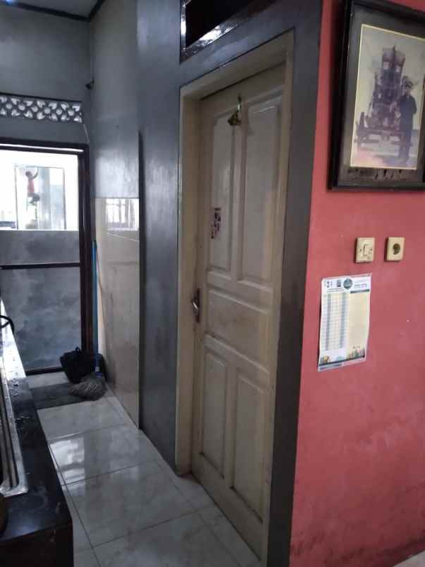 dijual rumah jalan cempaka sari