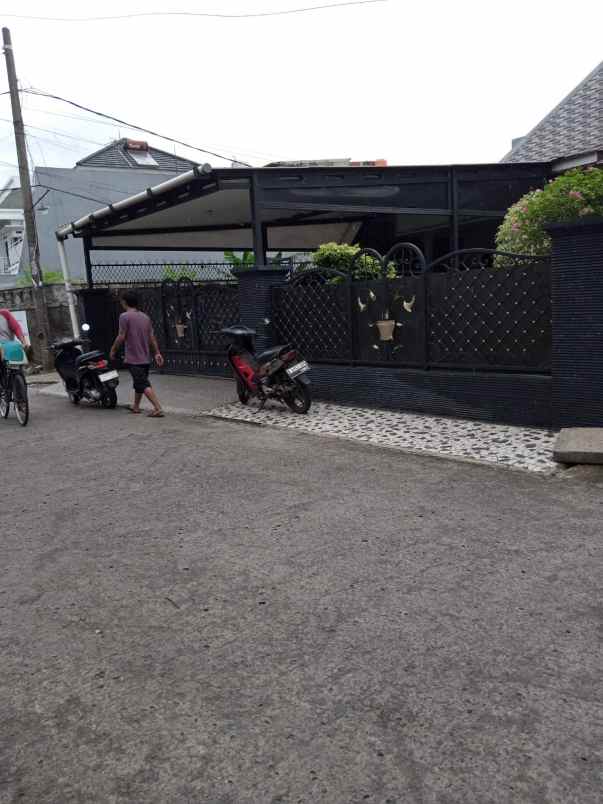 dijual rumah jalan jaticempaka