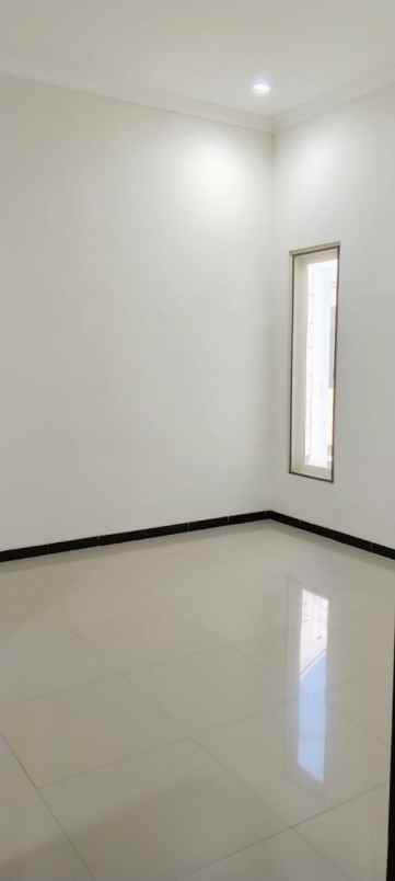 dijual rumah jalan jojoran