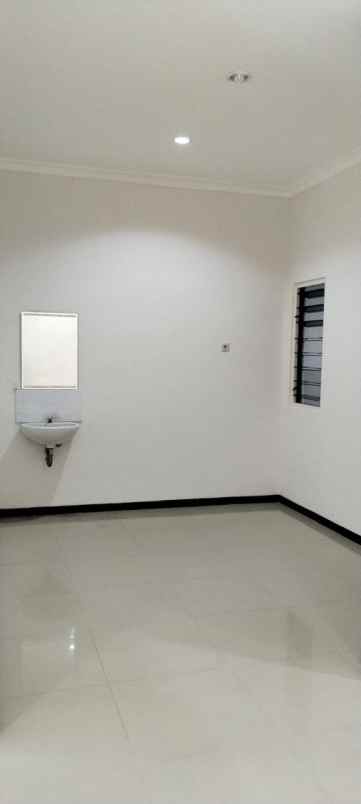 dijual rumah jalan jojoran