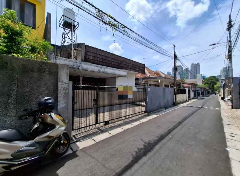 dijual rumah jalan kencana kel pasar