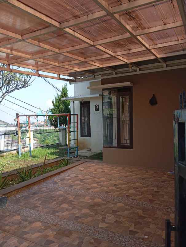 dijual rumah jalan mekarwangi