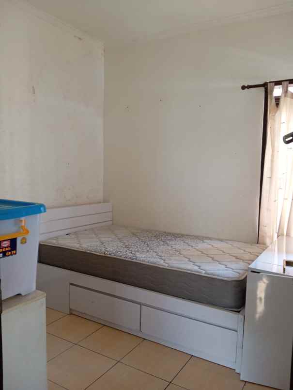 dijual rumah jalan mekarwangi