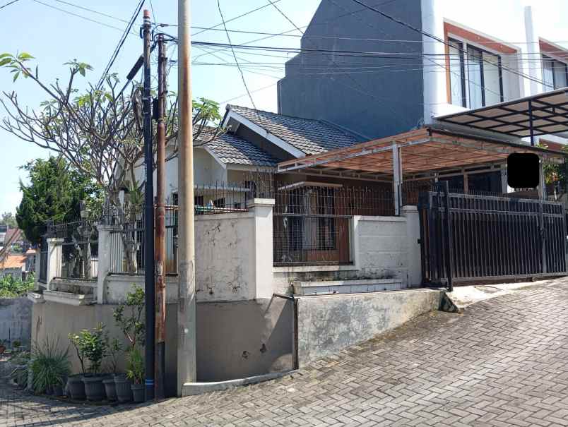 dijual rumah jalan mekarwangi