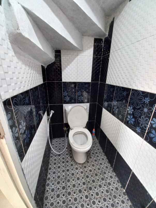 dijual rumah jalan mekarwangi