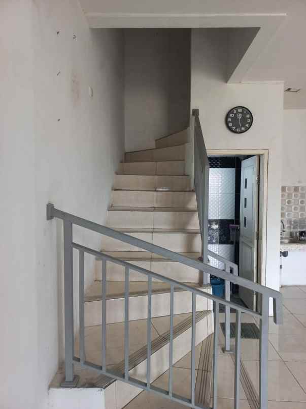 dijual rumah jalan mekarwangi