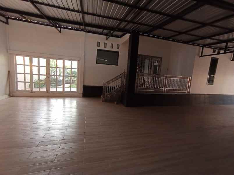 dijual rumah jalan merpati rawamakmur