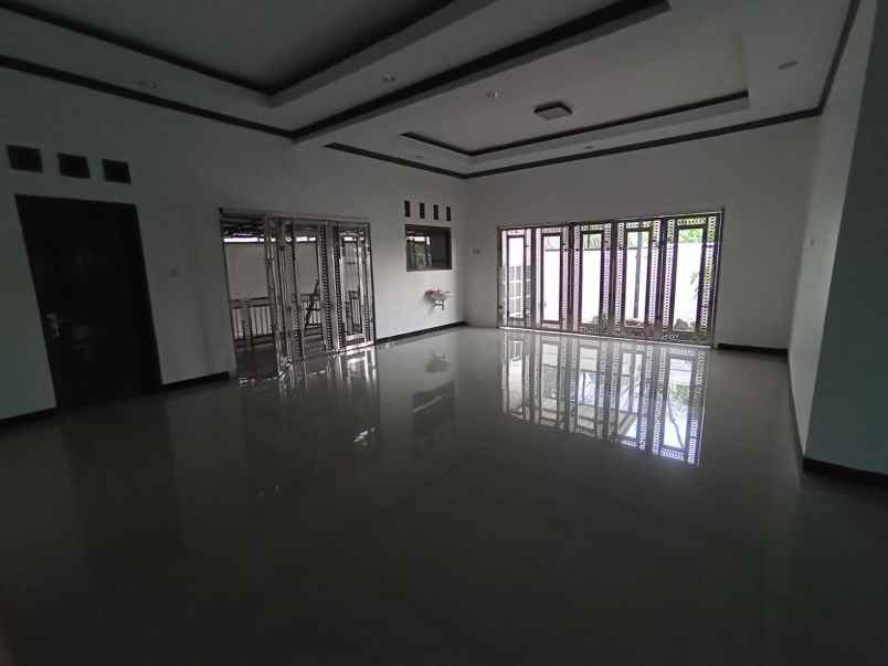 dijual rumah jalan merpati rawamakmur