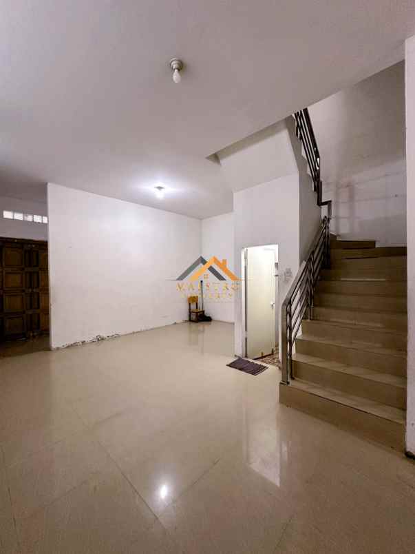 dijual rumah jalan pasar 3 krakatau