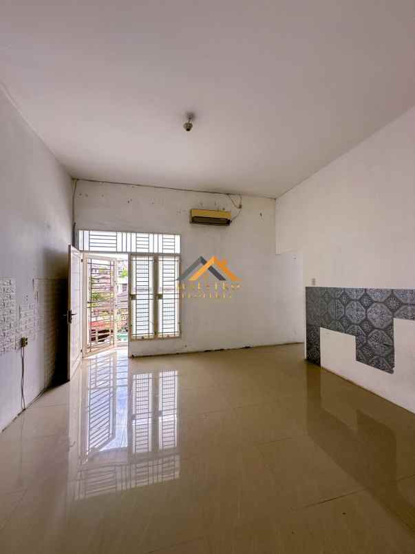 dijual rumah jalan pasar 3 krakatau