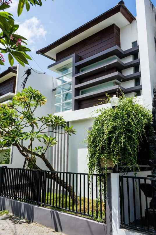 Dijual Rumah Cluster Minimalis Modern Lantai 2 Dekat Bali Kiddy School