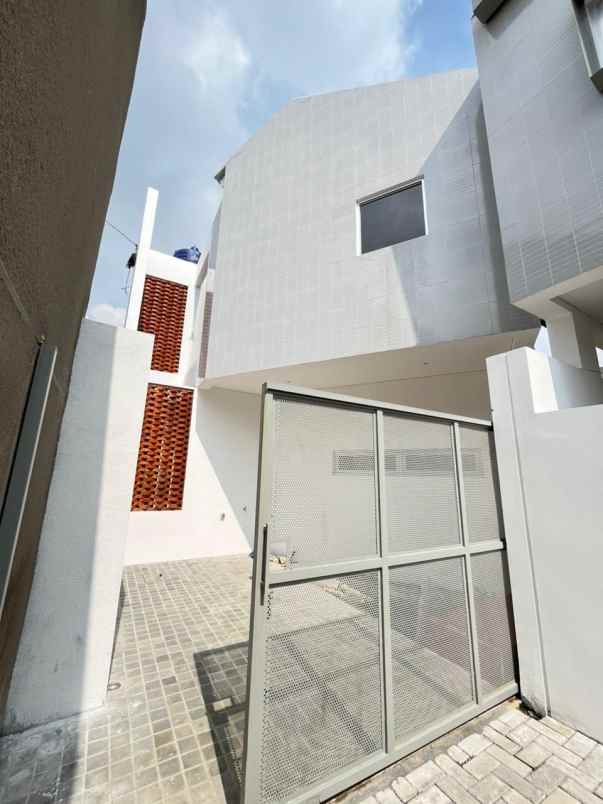 dijual rumah jalan pesantren