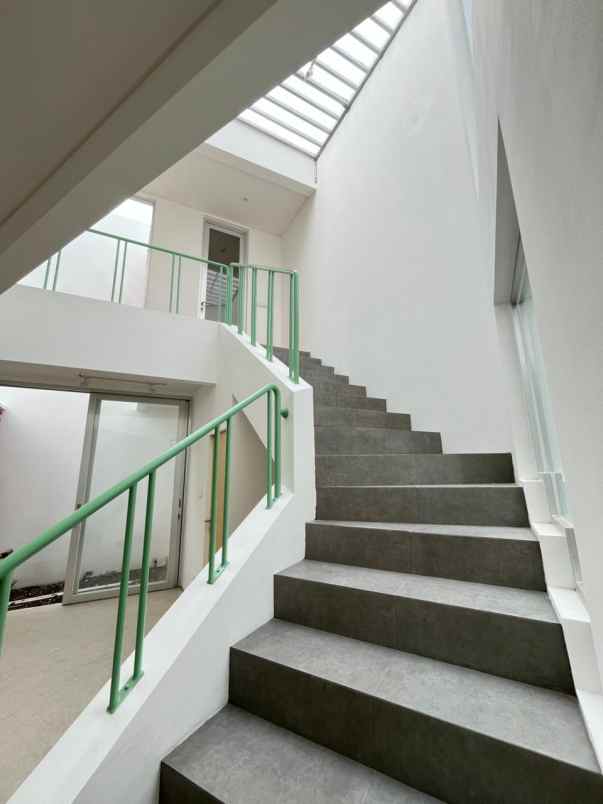 dijual rumah jalan pesantren