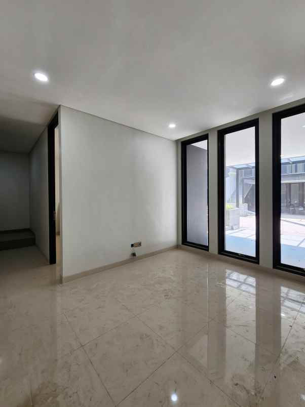 dijual rumah jalan raya andara cilandak