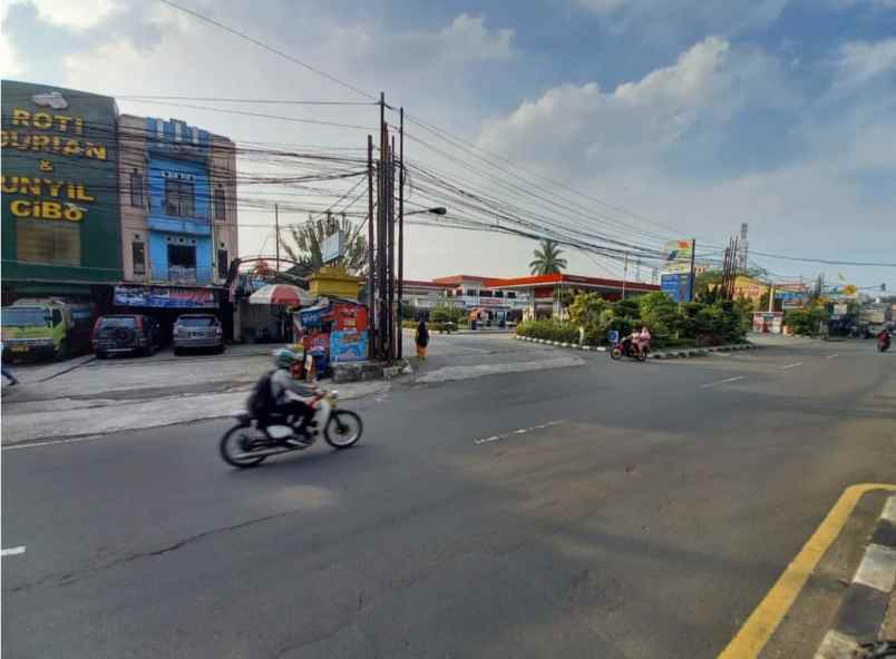 Dijual Rumah Luas Pigiir Jalan Strategis Di Cibinong Via Lelang