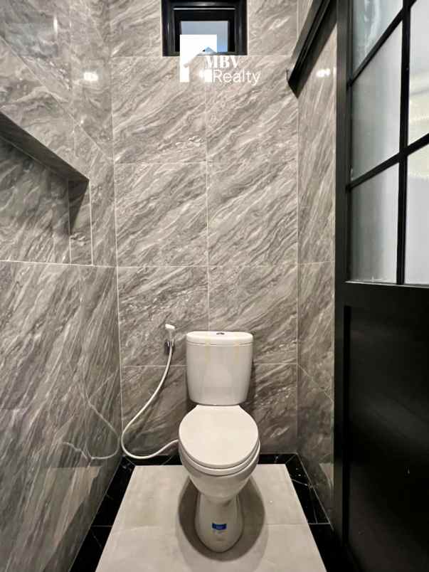 dijual rumah jalan raya kahfi jagakarsa