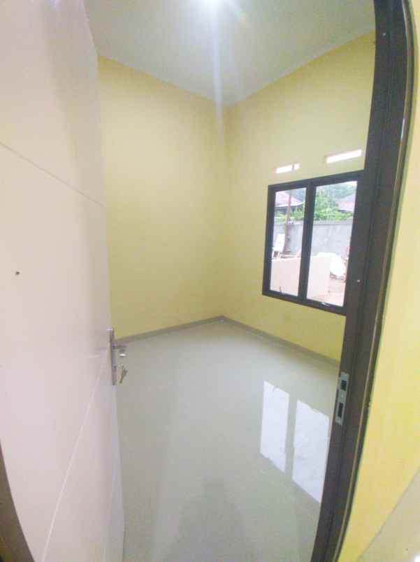 dijual rumah jalan raya kelurahan