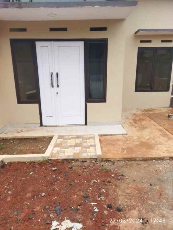 dijual rumah jalan raya kelurahan