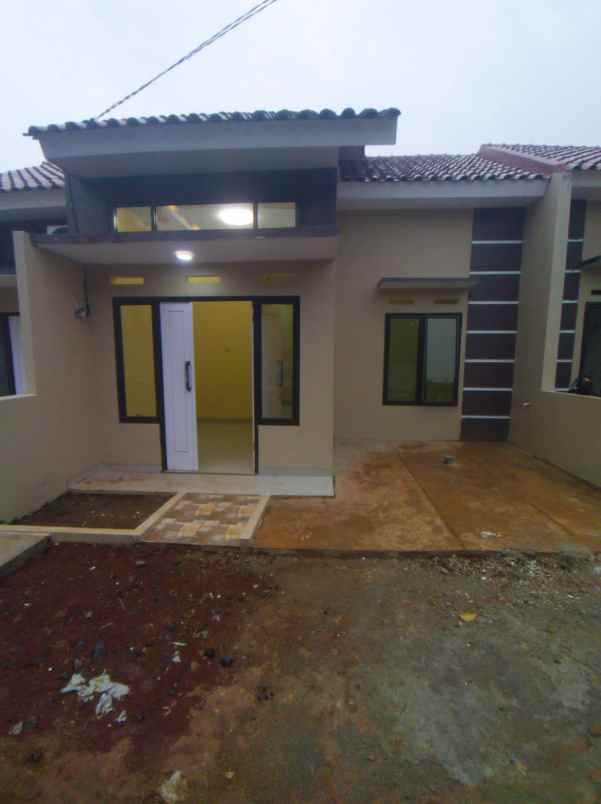 dijual rumah jalan raya kelurahan