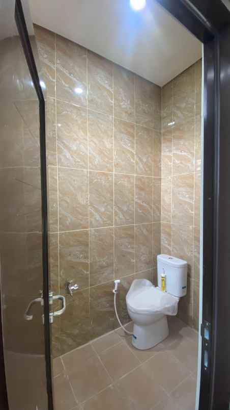 dijual rumah jalan raya pamulang dekat