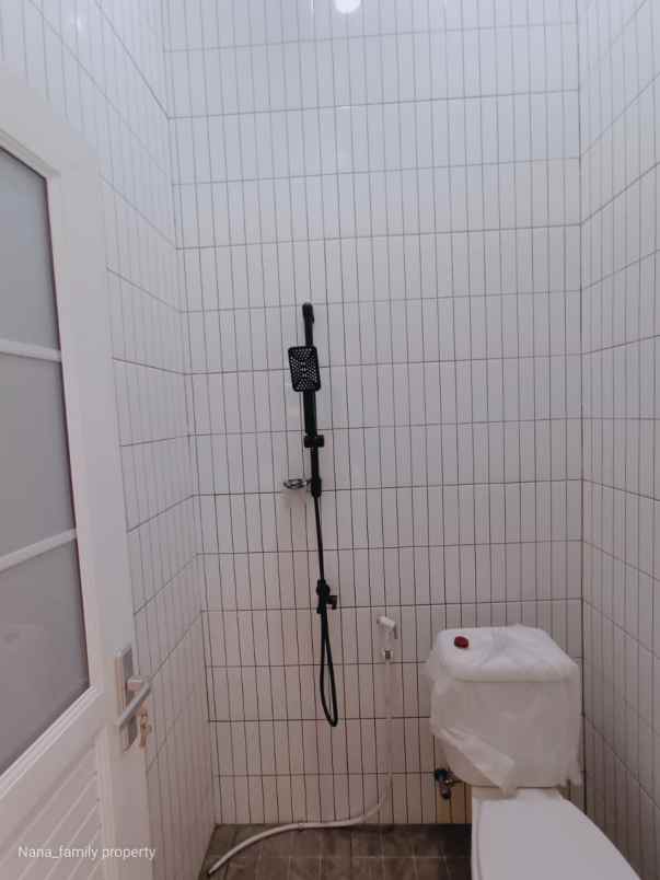 dijual rumah jalan raya pondok aren