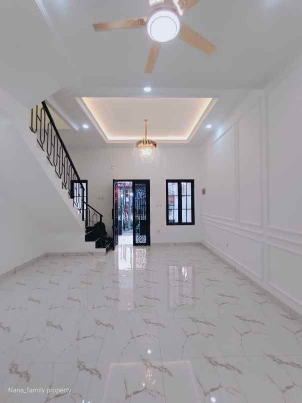 dijual rumah jalan raya pondok aren