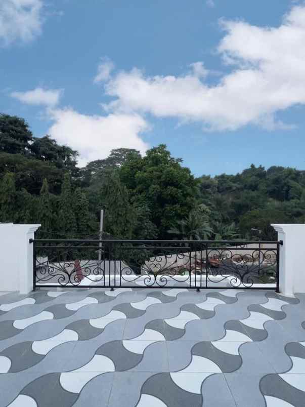 dijual rumah jalan raya tanjung barat