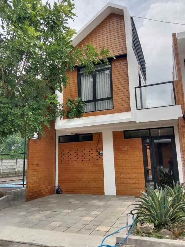 dijual rumah jalan raya telang timur