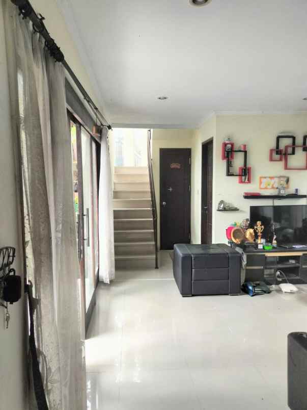 dijual rumah jalan suradipa denpasar bali