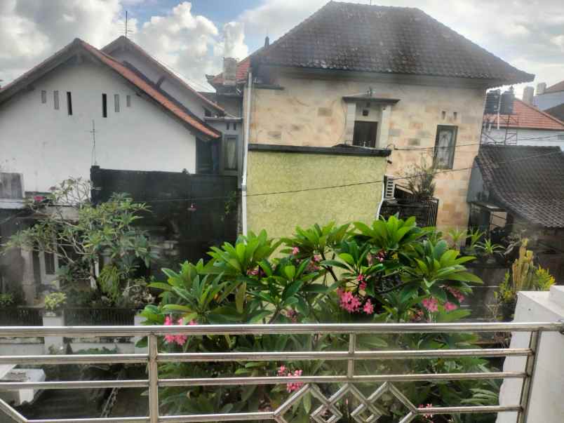 dijual rumah jalan suradipa denpasar bali