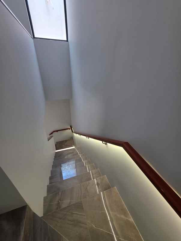 dijual rumah jalan sutorejo prima indah