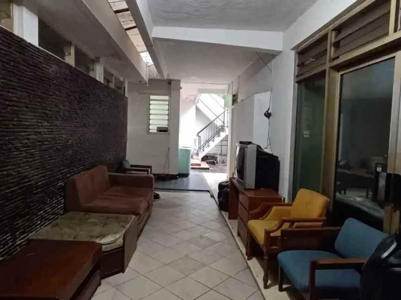 dijual rumah jalan taman sari bandung