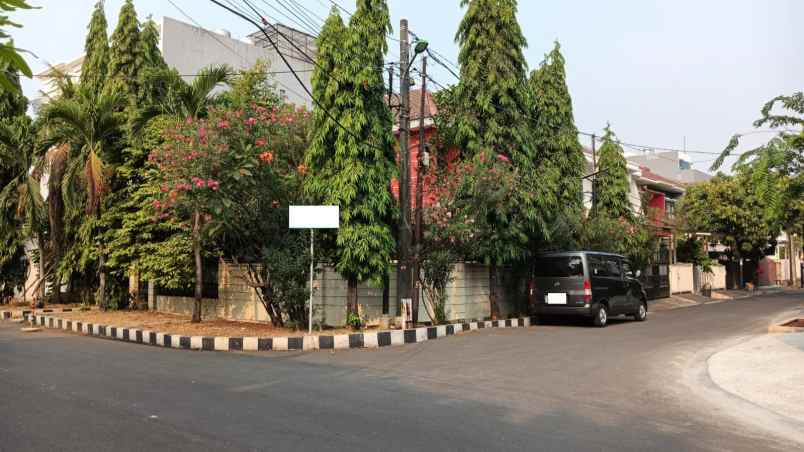 dijual rumah janur elok kelapa gading