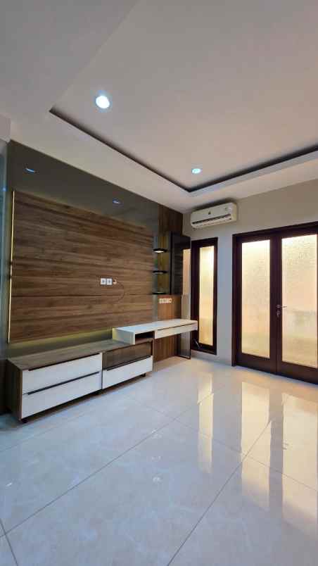 dijual rumah janur hijau kelapa gading