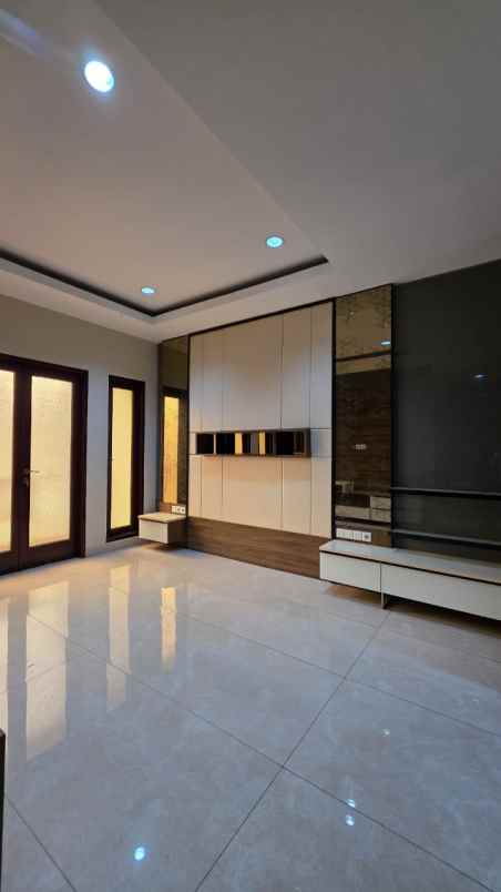 dijual rumah janur hijau kelapa gading