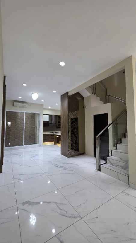 dijual rumah janur hijau kelapa gading