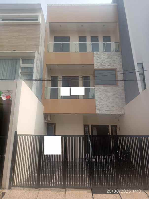 dijual rumah janur hijau kelapa gading