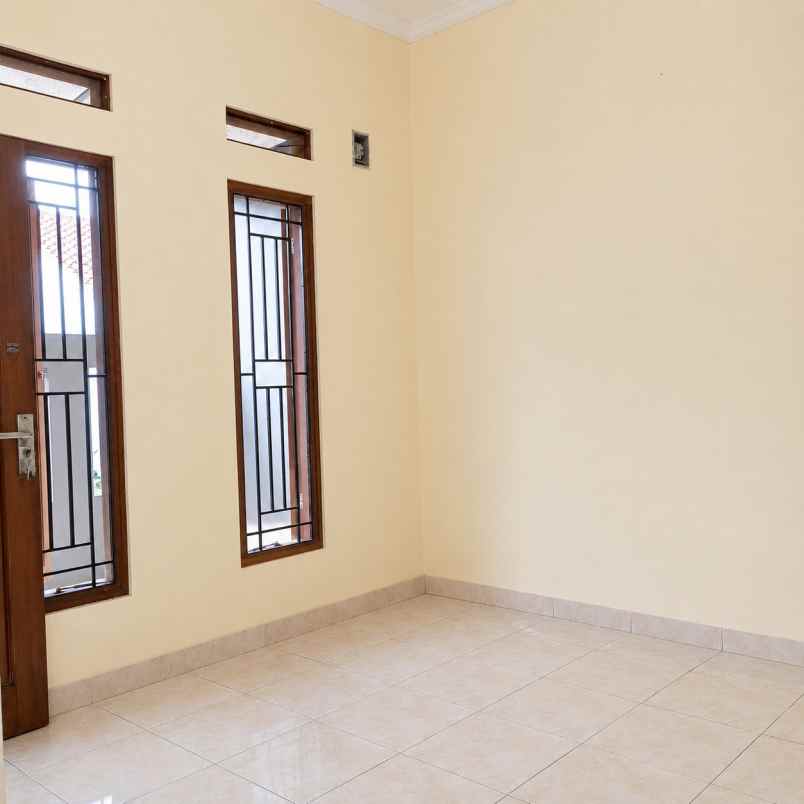dijual rumah jatijajar