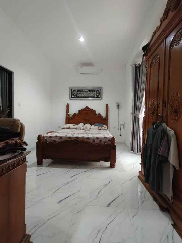 dijual rumah jatiwaringin pondok gede