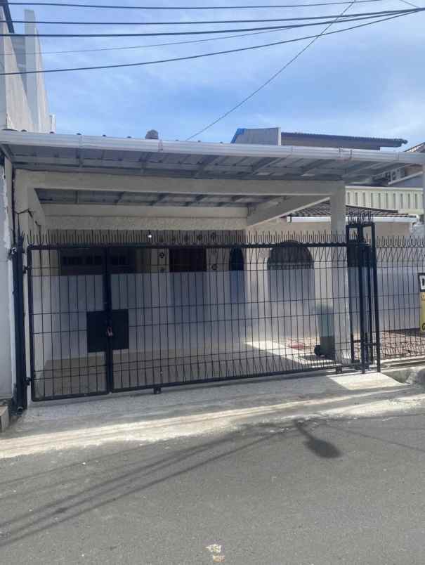 dijual rumah jl anggrek lestari indah