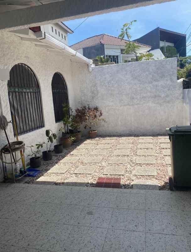 dijual rumah jl anggrek lestari indah