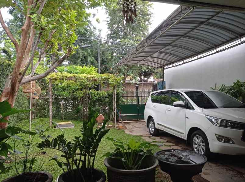 dijual rumah jl bawean