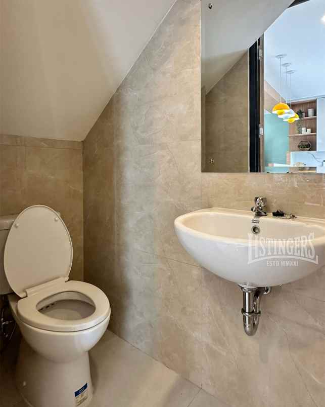 dijual rumah jl beruang raya rt 1 rw 2