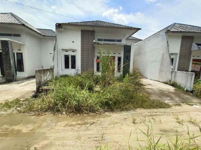 dijual rumah jl bunga inem