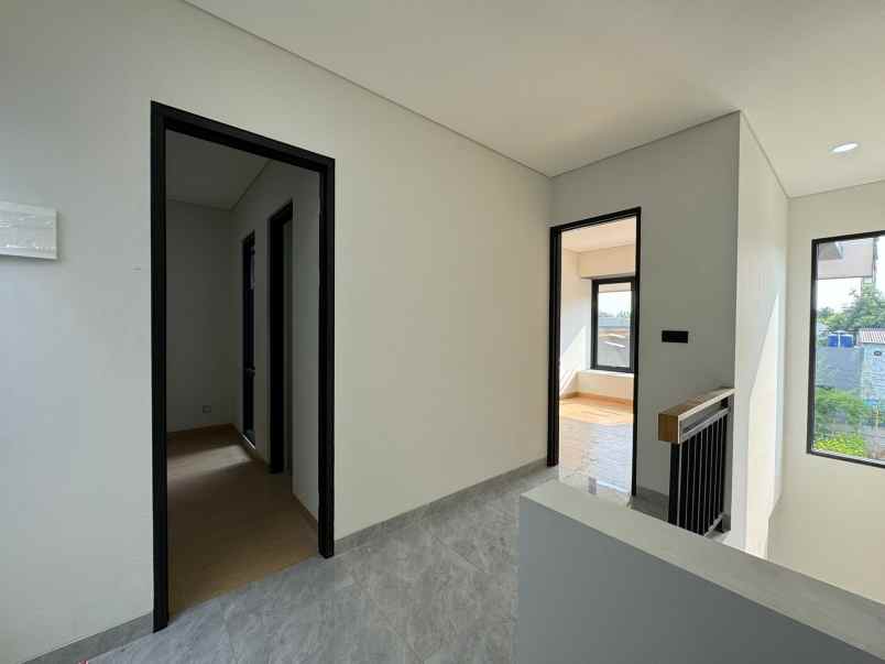 dijual rumah jl cendrawasih cipayung