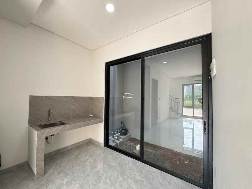 dijual rumah jl cendrawasih cipayung