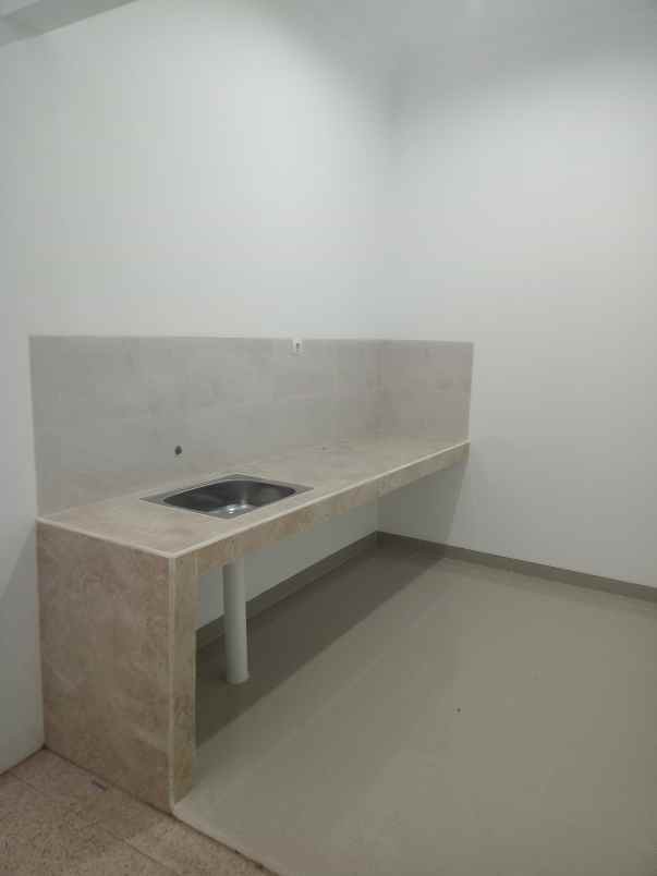 dijual rumah jl cisaranten kulon